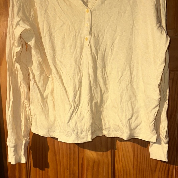 Old Navy Yellow Long Sleeve Buttoned Blouse - Picture 3 of 5
